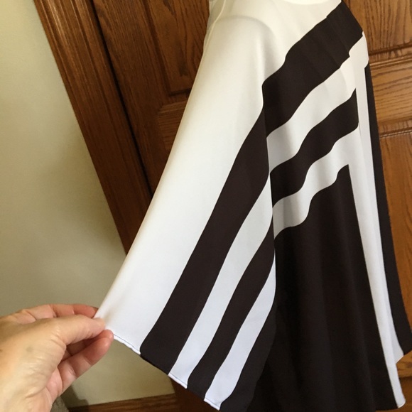 Sue Graver Black & White Top - Picture 2 of 7